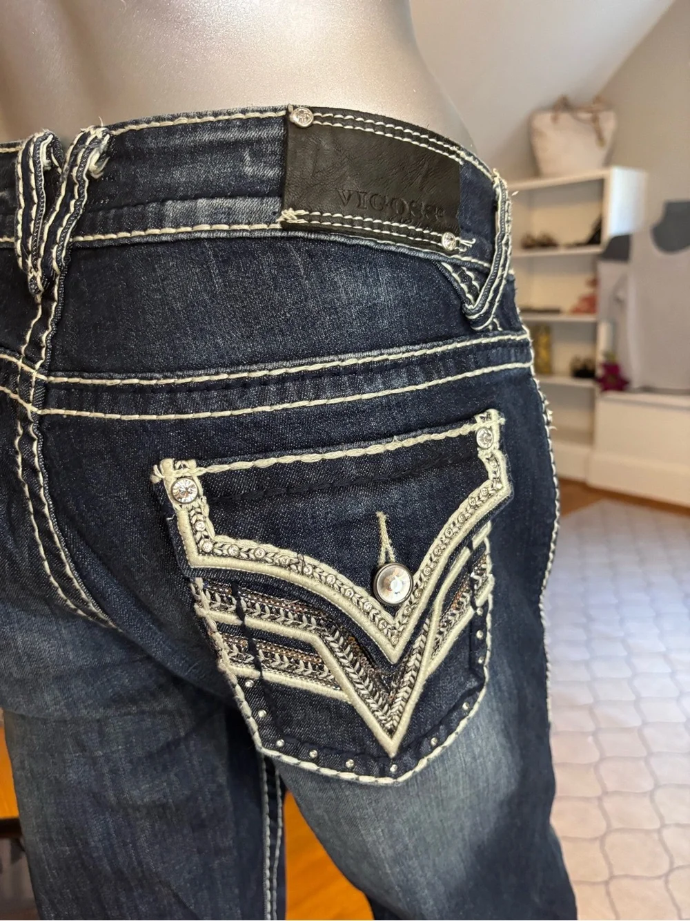 Vigoss Premium Denim Bootcut Jeans Size 32/33 Dark Wash Embellished Pocket Jeans